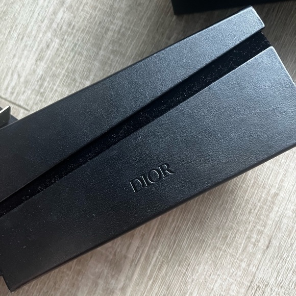 Authentic sunglasses - Picture 3 of 9